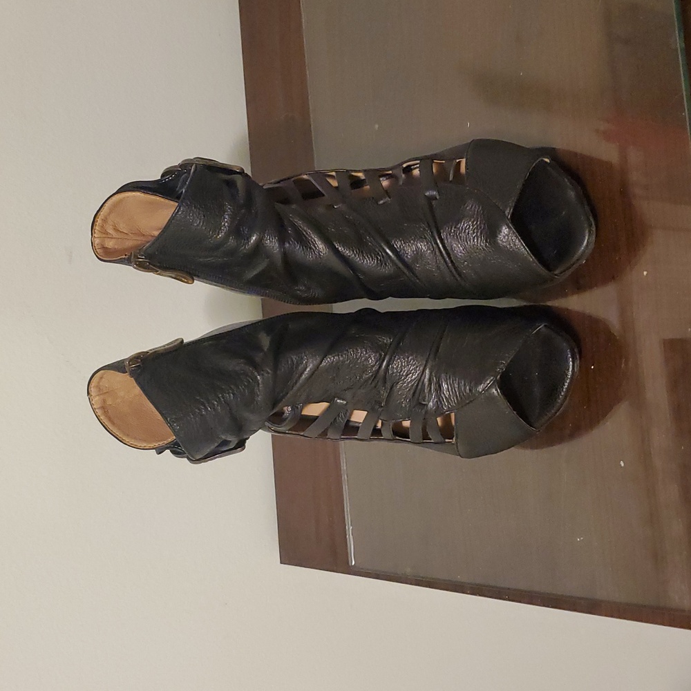 L'ATISTE Black Ankle Boots
